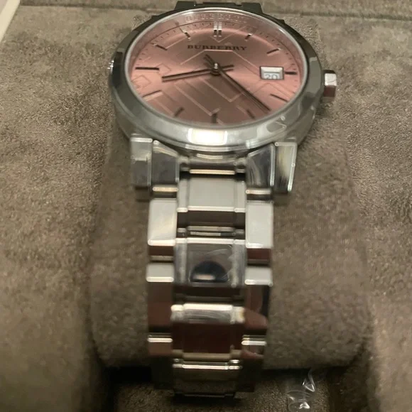 🌸BURBERRY WATCH - ROSE GOLD FACE - Picture 5 of 8